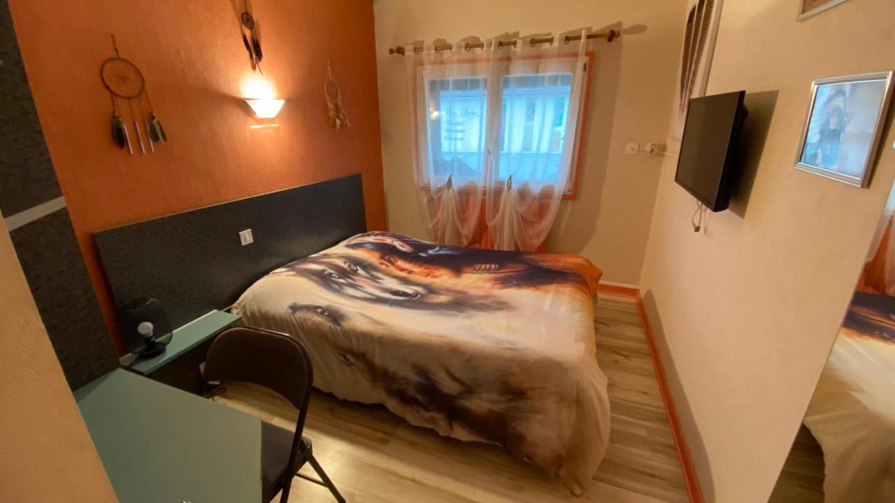Hotel Le Bambi Baume-les-Dames Exteriör bild