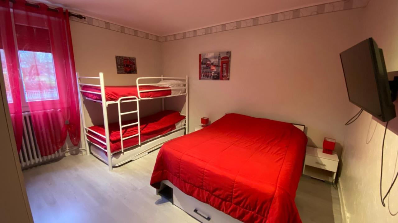 Hotel Le Bambi Baume-les-Dames Exteriör bild
