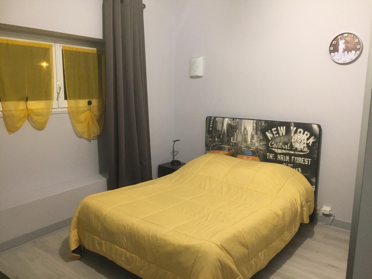 Hotel Le Bambi Baume-les-Dames Exteriör bild
